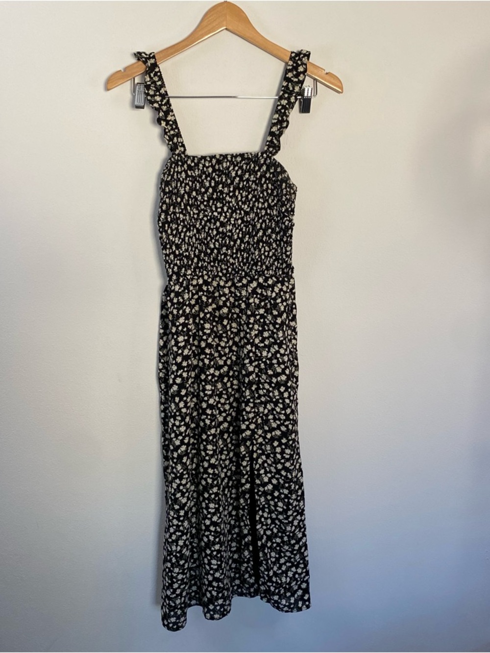 Abercrombie and Fitch Smocked Floral Black Daisy Midi Dress Women’s Small